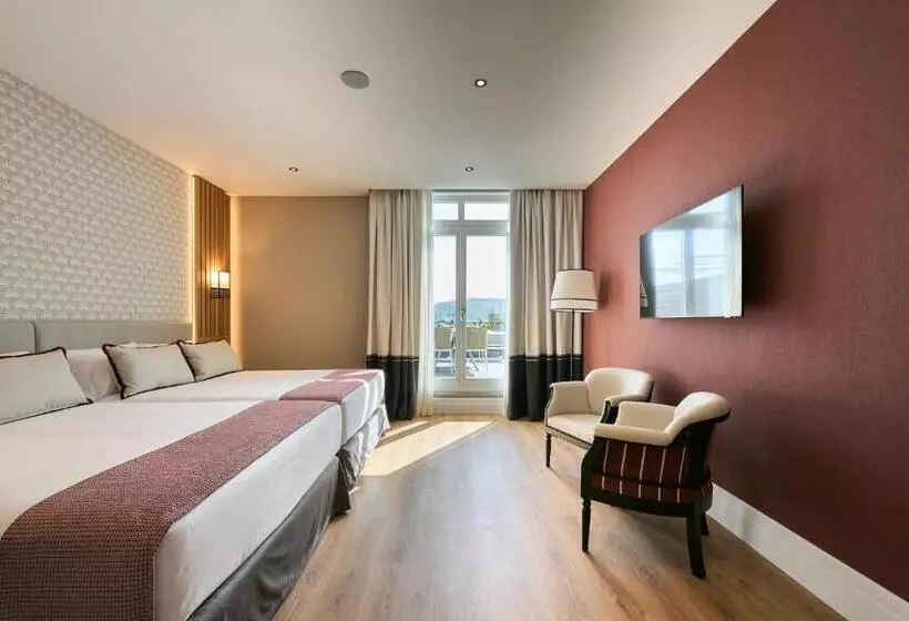 سوییت با استخر, Catalonia Ramblas 4* Sup