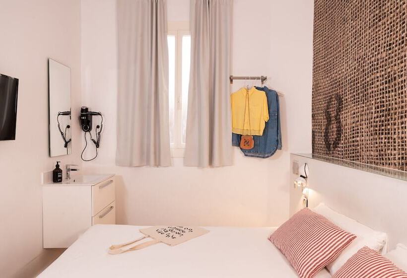 اتاق استاندارد, Chic & Basic Tallers Hostal