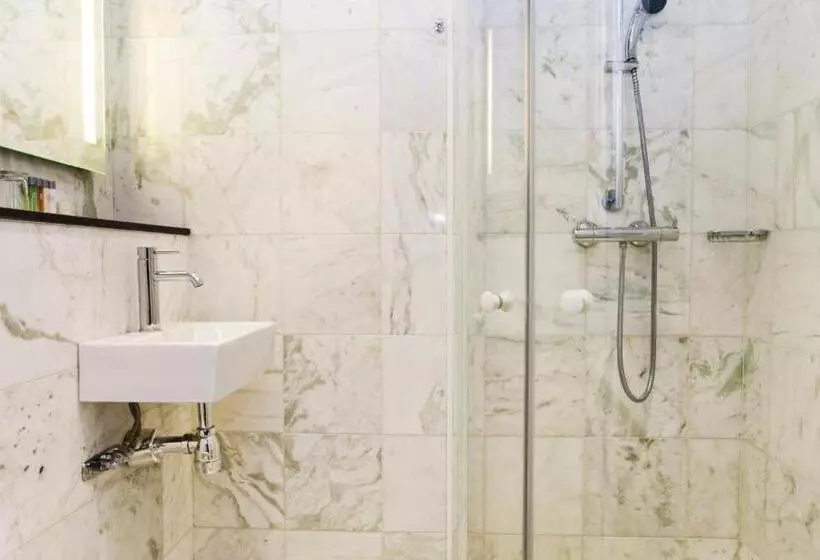 اتاق استاندارد یک نفره, Elite Hotel Knaust
