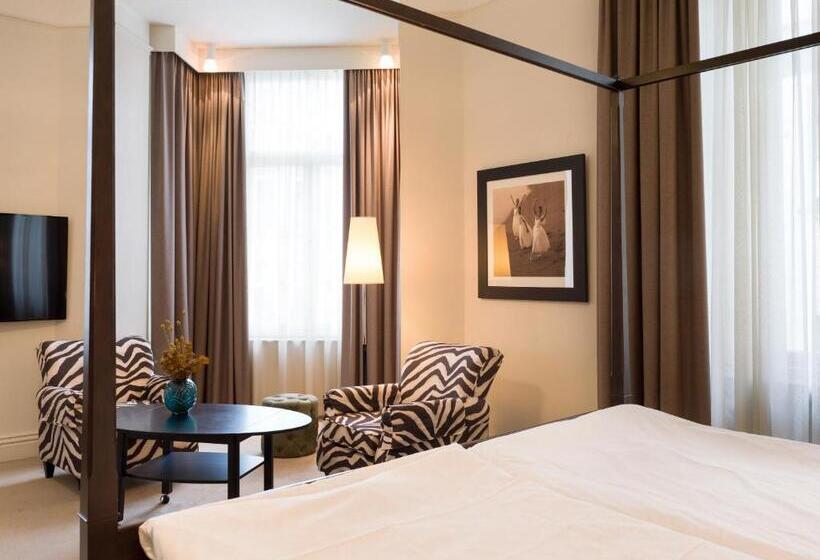 Полулюкс, Elite Hotel Knaust