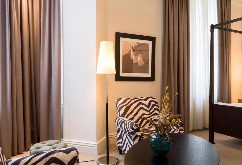 Полулюкс, Elite Hotel Knaust