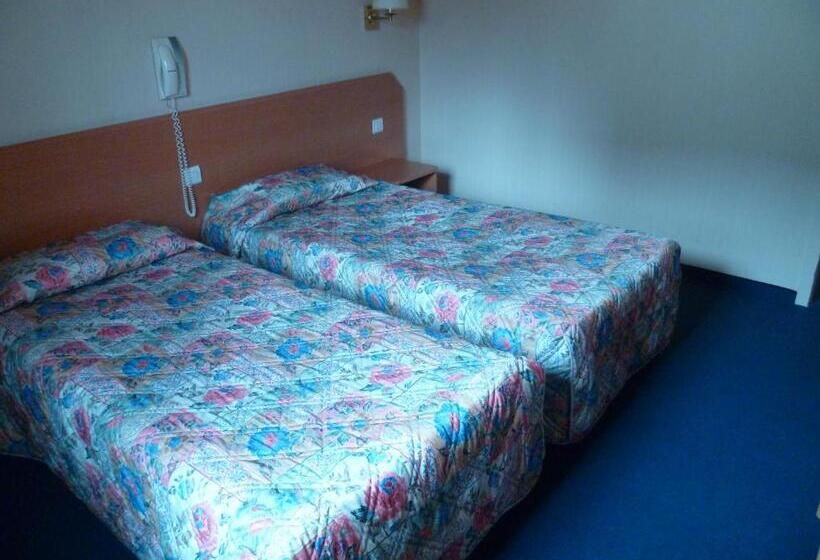 اتاق استاندارد, Gloria Et Avenue