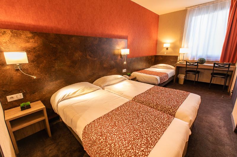 اتاق استاندارد سه نفره, Gloria Et Avenue