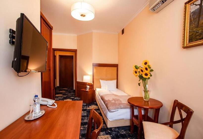 اتاق استاندارد یک نفره, Hubertus Rzeszów