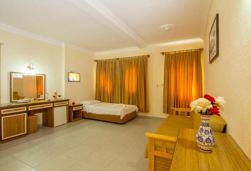 غرفة عائلية, Karbel Sun