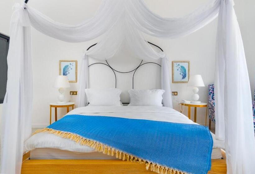 غرفة قياسية مطلّة علي حمام السباحة, Karbel Sun