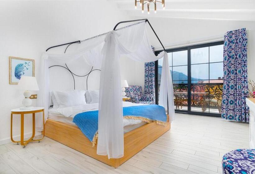 غرفة قياسية مطلّة علي حمام السباحة, Karbel Sun