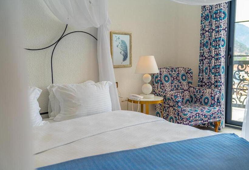 غرفة قياسية مزوَّدة بجاكوزي, Karbel Sun