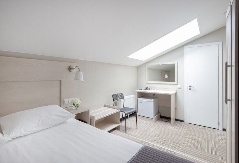 エコノミールーム, Nevsky Aster