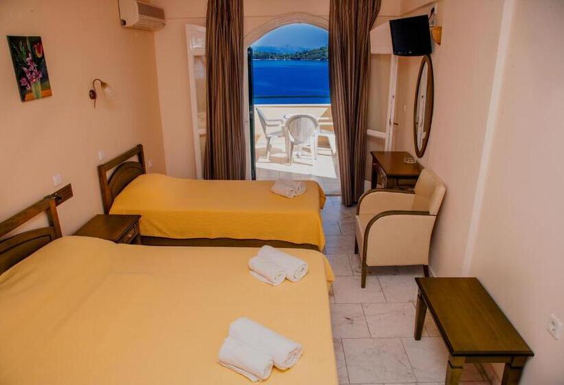 Triple Room Sea View, Niras
