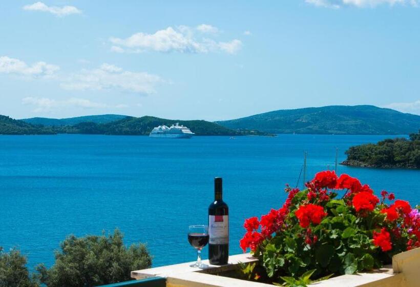 Triple Room Sea View, Niras