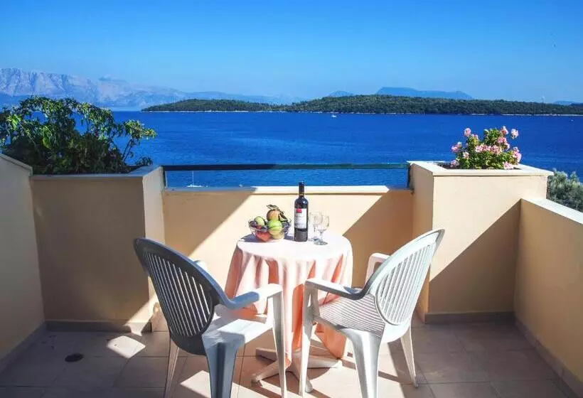 Triple Room Sea View, Niras