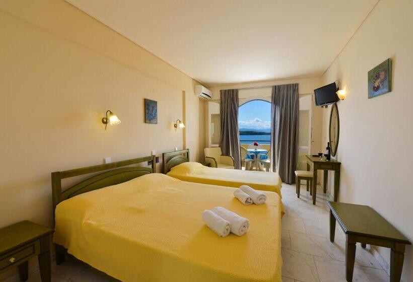 Triple Room Sea View, Niras