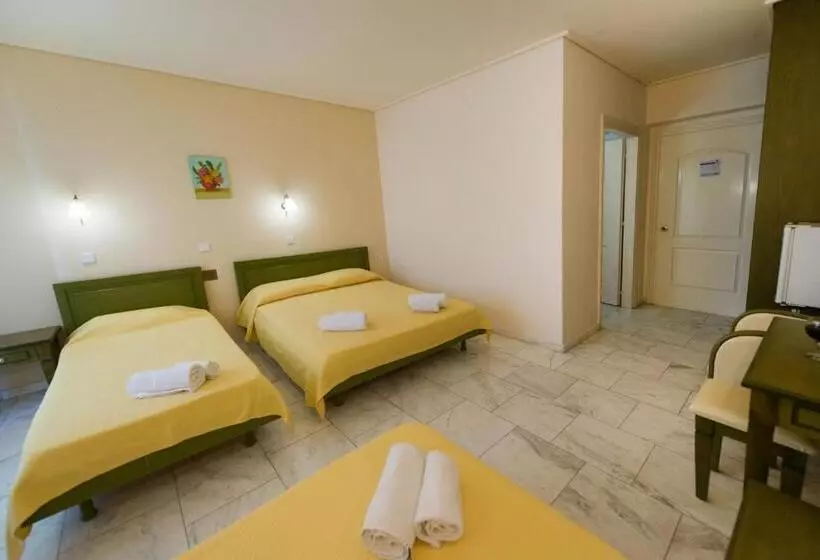 Habitació Quàdruple Estàndard, Niras