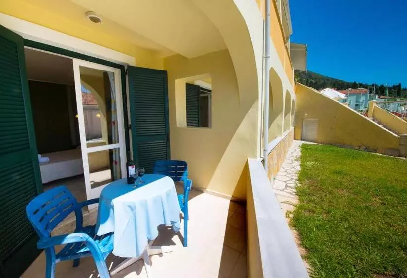 Apartament 1 Dormitori, Niras