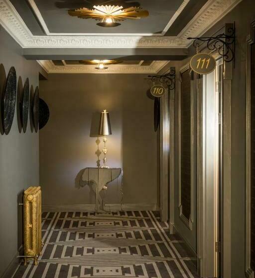 标准间, Oriel House