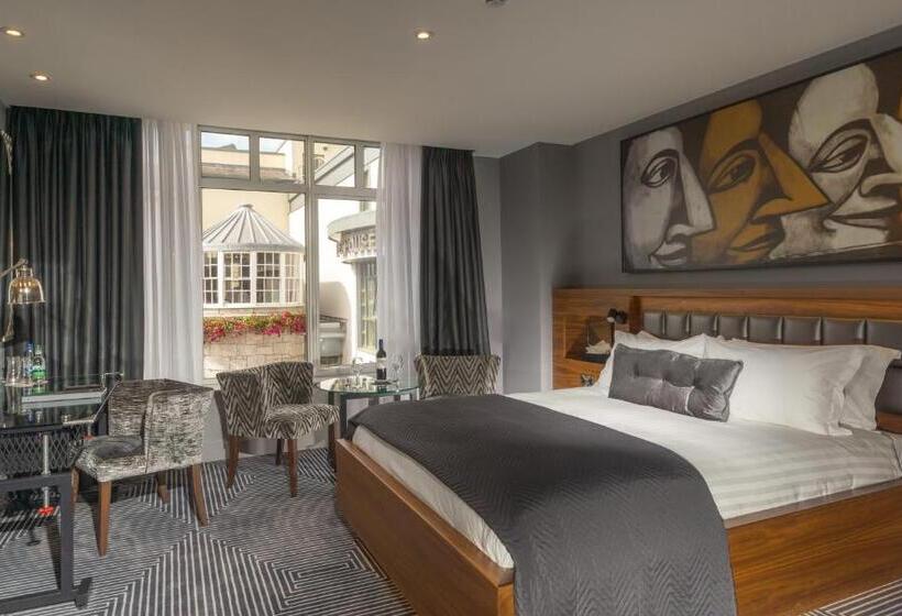 行政房间, Oriel House