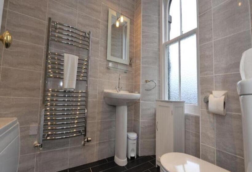 غرفة سوبيريور, Poppies