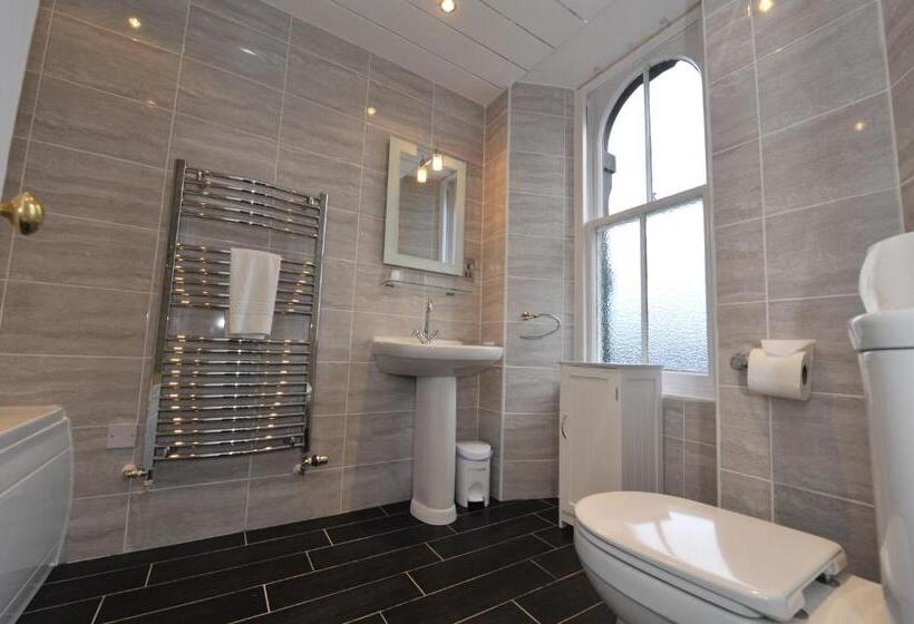 غرفة سوبيريور, Poppies