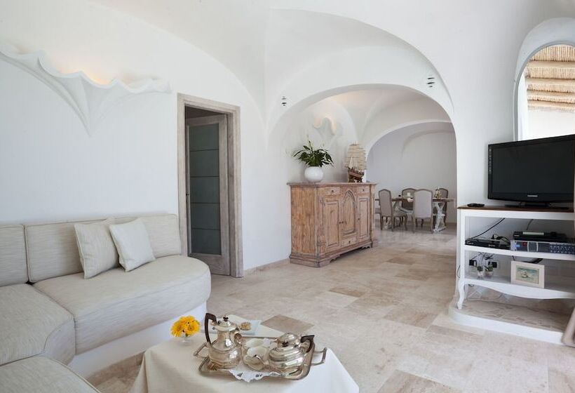 סוויטה מלכותית, Pulicinu