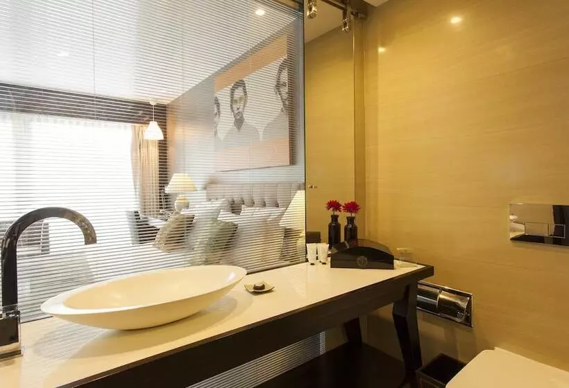 Deluxe Triple Room, Quentin Berlin