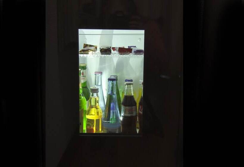 Deluxe Triple Room, Quentin Berlin