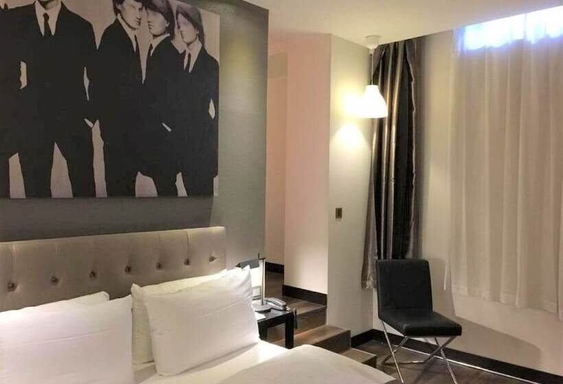 Economy Quadruple Room, Quentin Berlin