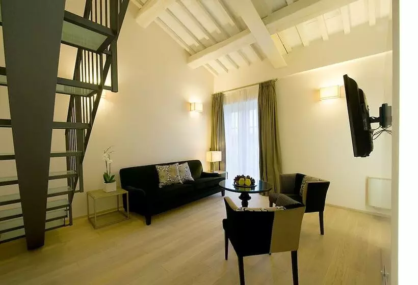 ジュニアスイート, Relais Dell'Olmo