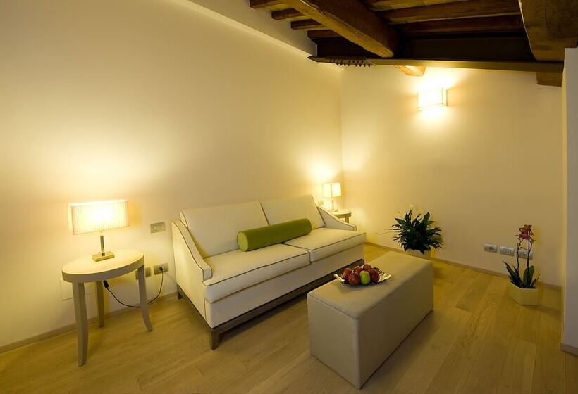 سوییت جونیور, Relais Dell'Olmo