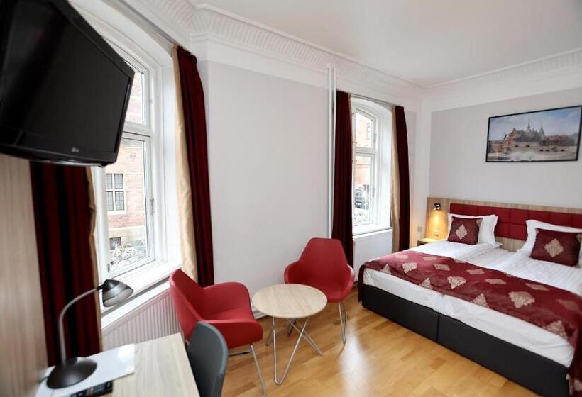 スタンダードトリプルルーム, Skandia