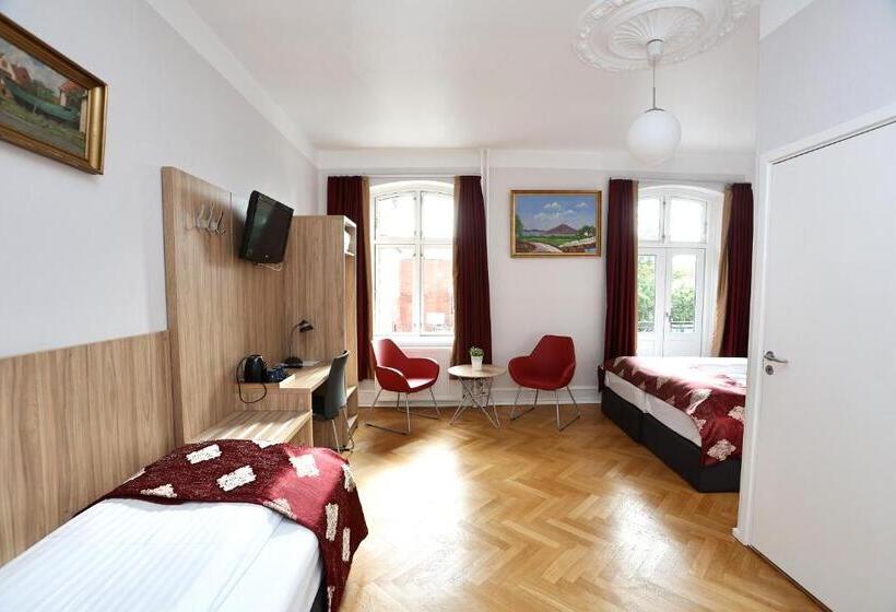 スタンダードトリプルルーム, Skandia