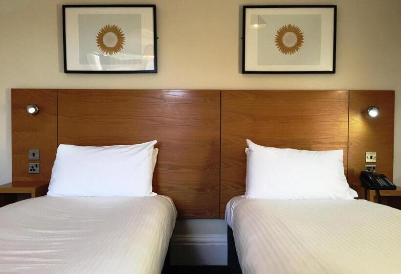 스탠다드 트리플 룸, Stotfield