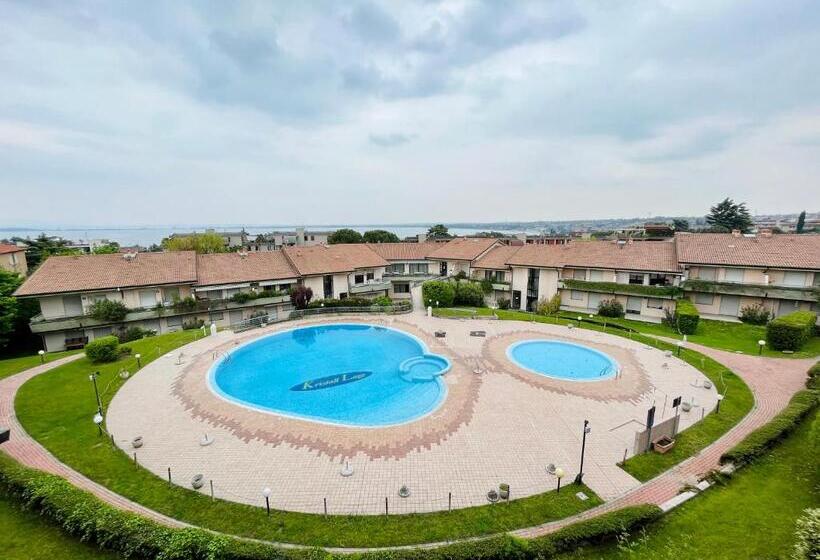 Апартаменты 1 Спальня Вид на Сад, Kristall Lago Residence