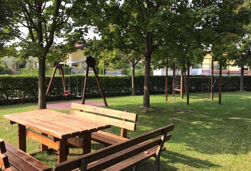 آپارتمان 1 خوابه با چشم‌انداز باغ, Kristall Lago Residence