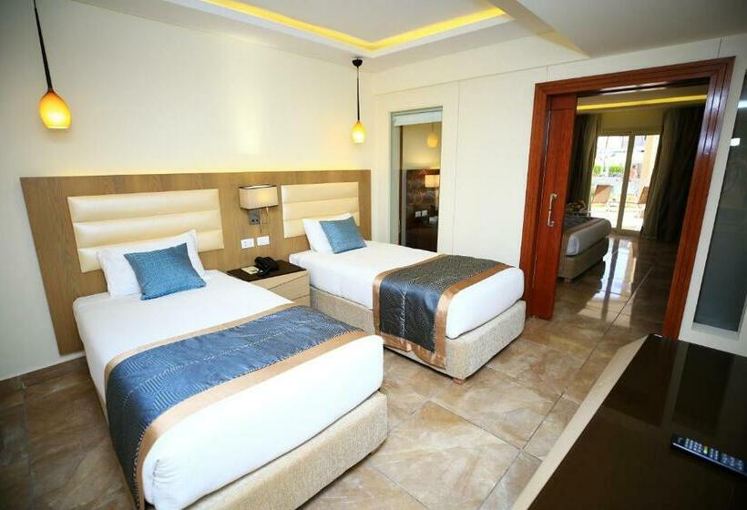 패밀리 룸 가든 전망, Beach Albatros Aqua Park Hurghada