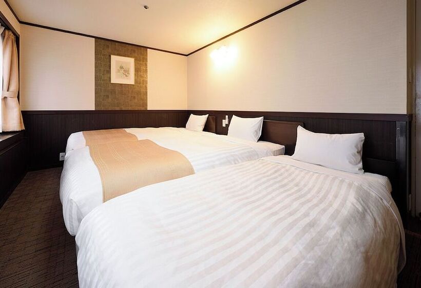 غرفة قياسية ثلاثية, Belmont