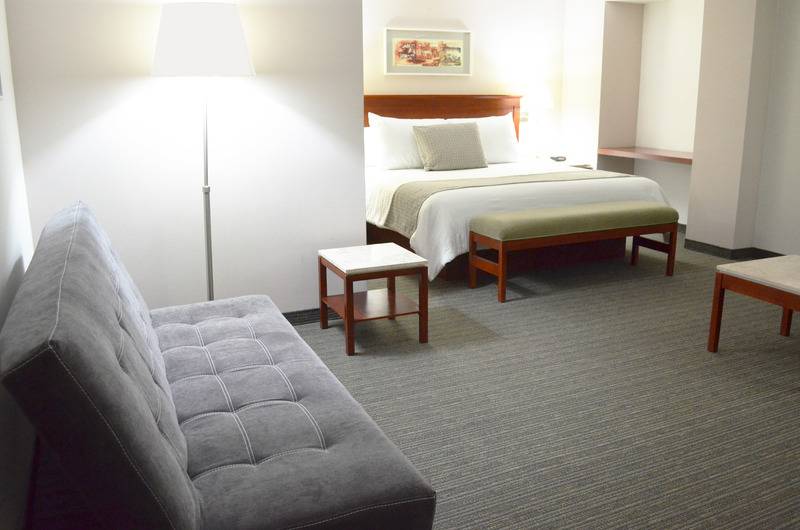 جناح جونيور, Casa Inn Business Hotel Celaya