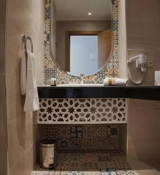 اتاق لوکس با چشم‌انداز استخر, Diwane Hotel & Spa Marrakech