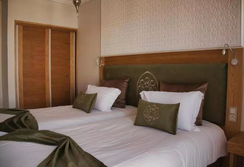 اتاق لوکس با چشم‌انداز استخر, Diwane Hotel & Spa Marrakech