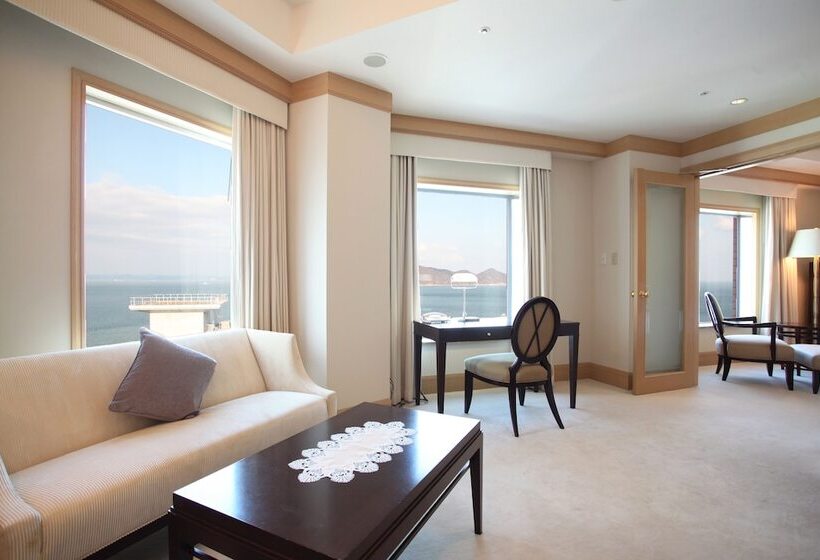 Люкс, Jr Hotel Clement Takamatsu