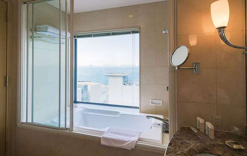 Люкс, Jr Hotel Clement Takamatsu