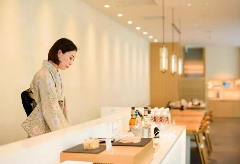 اتاق کلاب, Kanazawa Tokyu