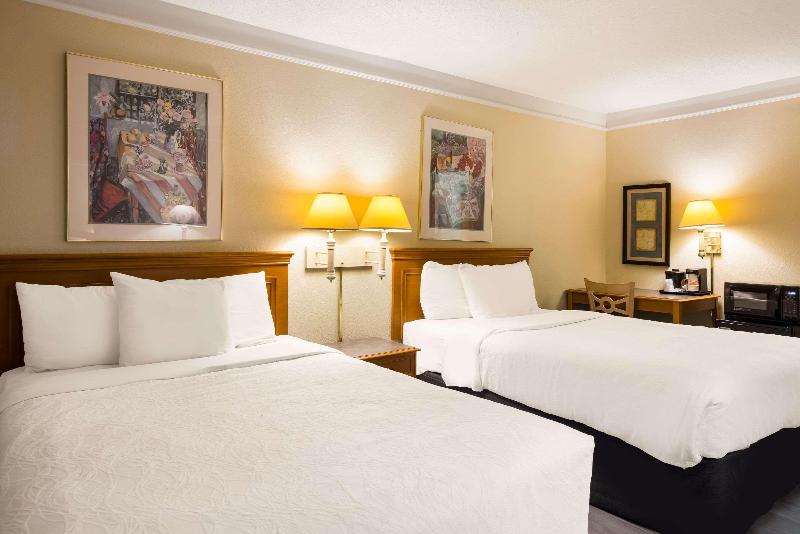 スタンダードルーム, Super 8 By Wyndham Savannah