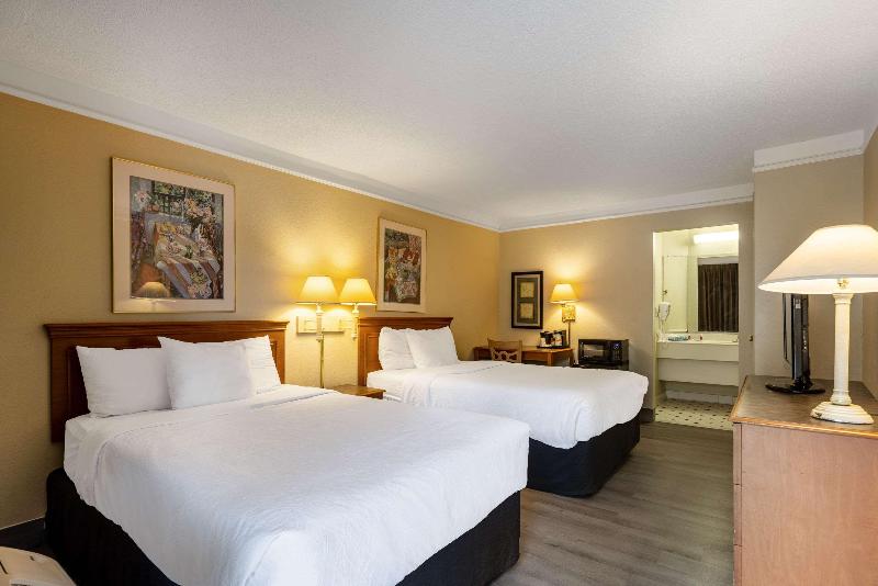 スタンダードルーム, Super 8 By Wyndham Savannah