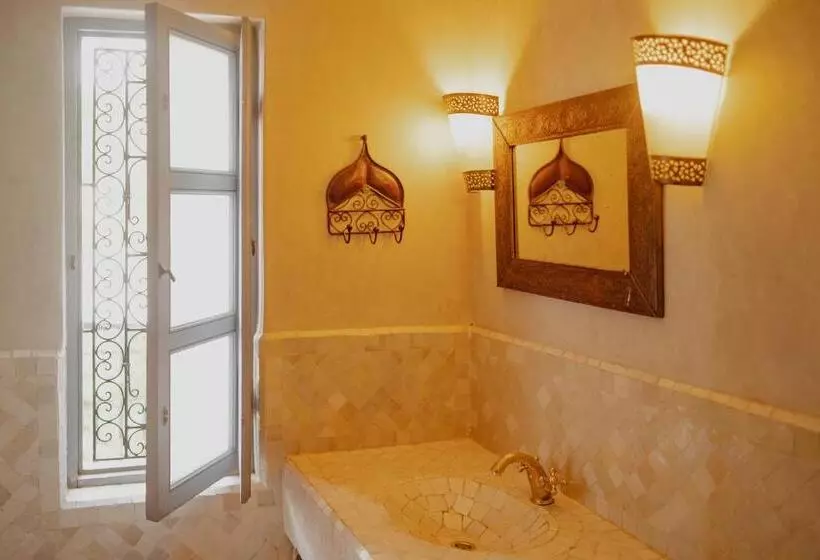 اتاق سوپریور با تخت بزرگ, Outsite Marrakesh