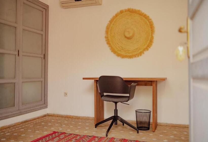 اتاق سوپریور با تخت بزرگ, Outsite Marrakesh