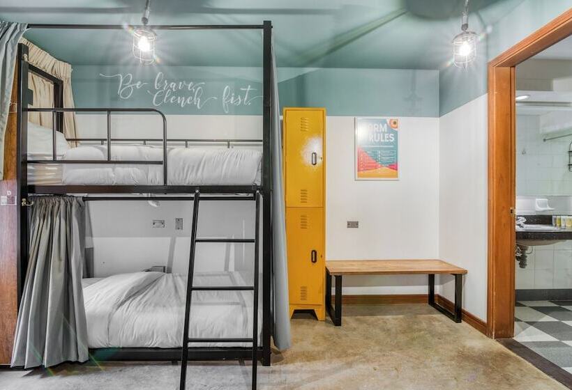 سرير فى غرفة مشتركه, Selina Chapinero Bogota