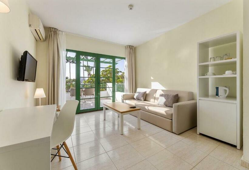 סוויטת ג'וניור, Thb Royal