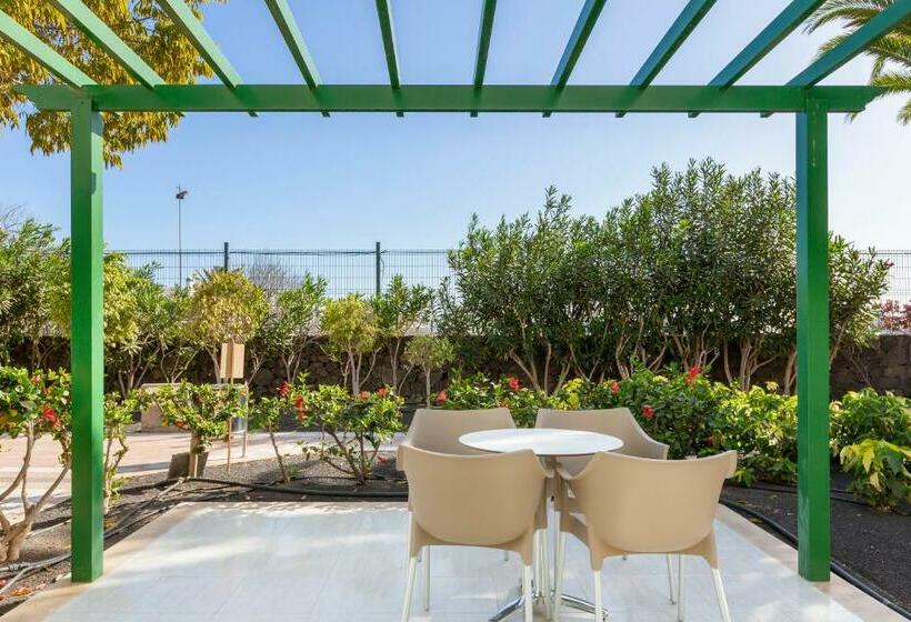 סוויטת ג'וניור, Thb Royal