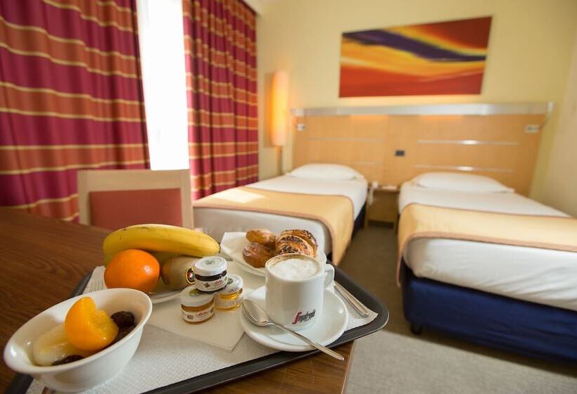 标准间, Unaway Cesena Nord